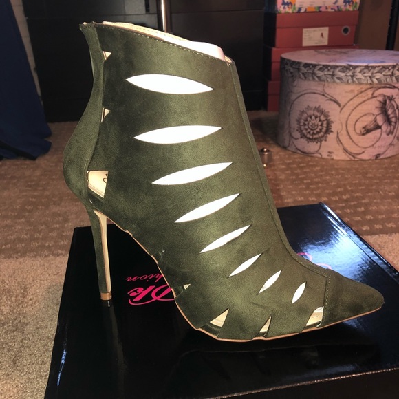 BOGO New olive heel - Picture 3 of 5